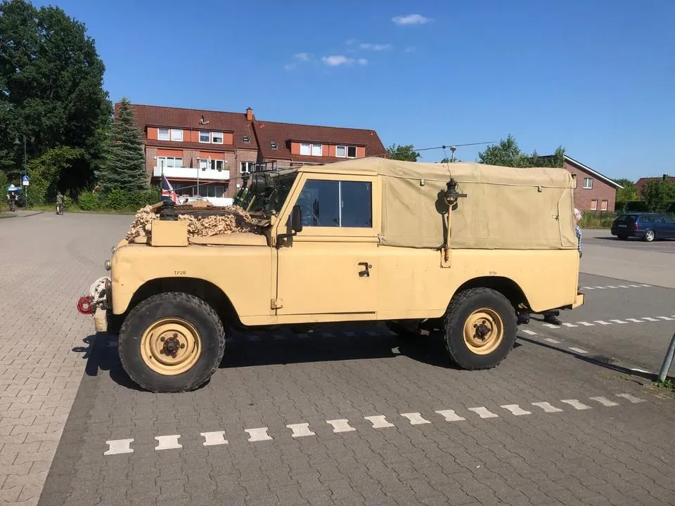 Land Rover 109