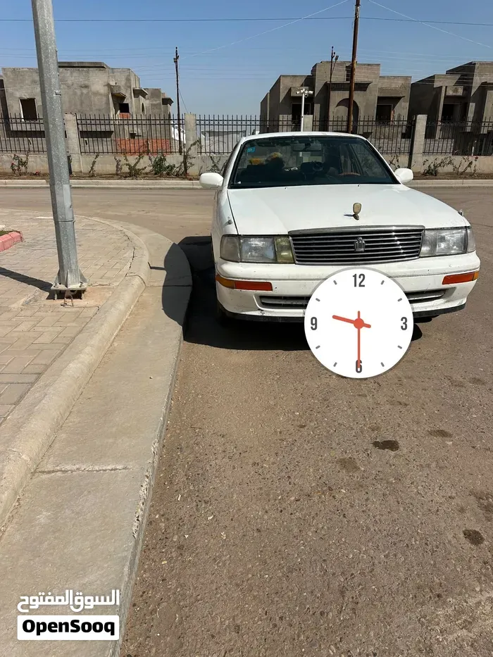 Toyota Crown 1992 photo 4