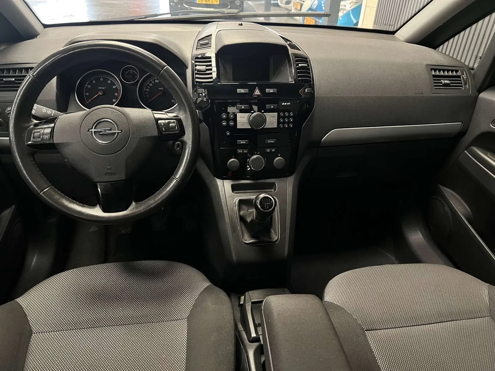 Opel Zafira 2012 photo 3