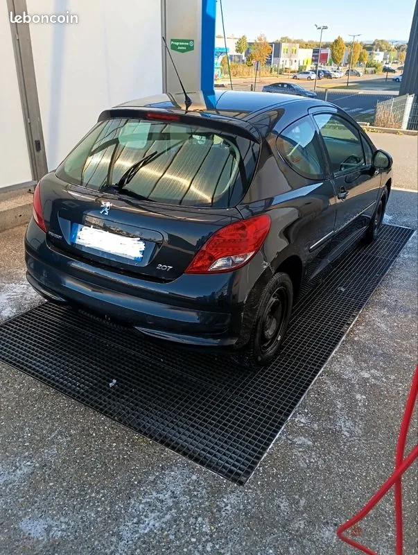 Peugeot 207 2011 photo 2