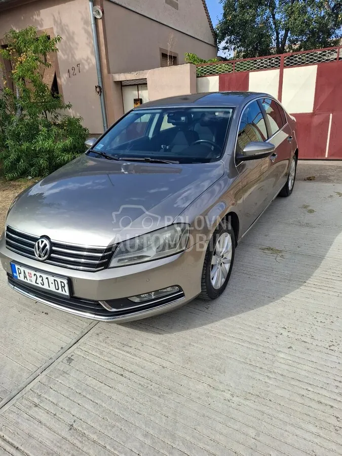 Volkswagen Passat 2013 photo 2