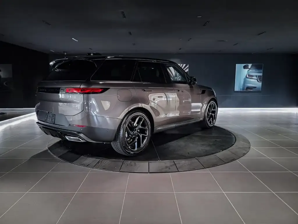 Land Rover Range Rover Sport 2026 photo 5