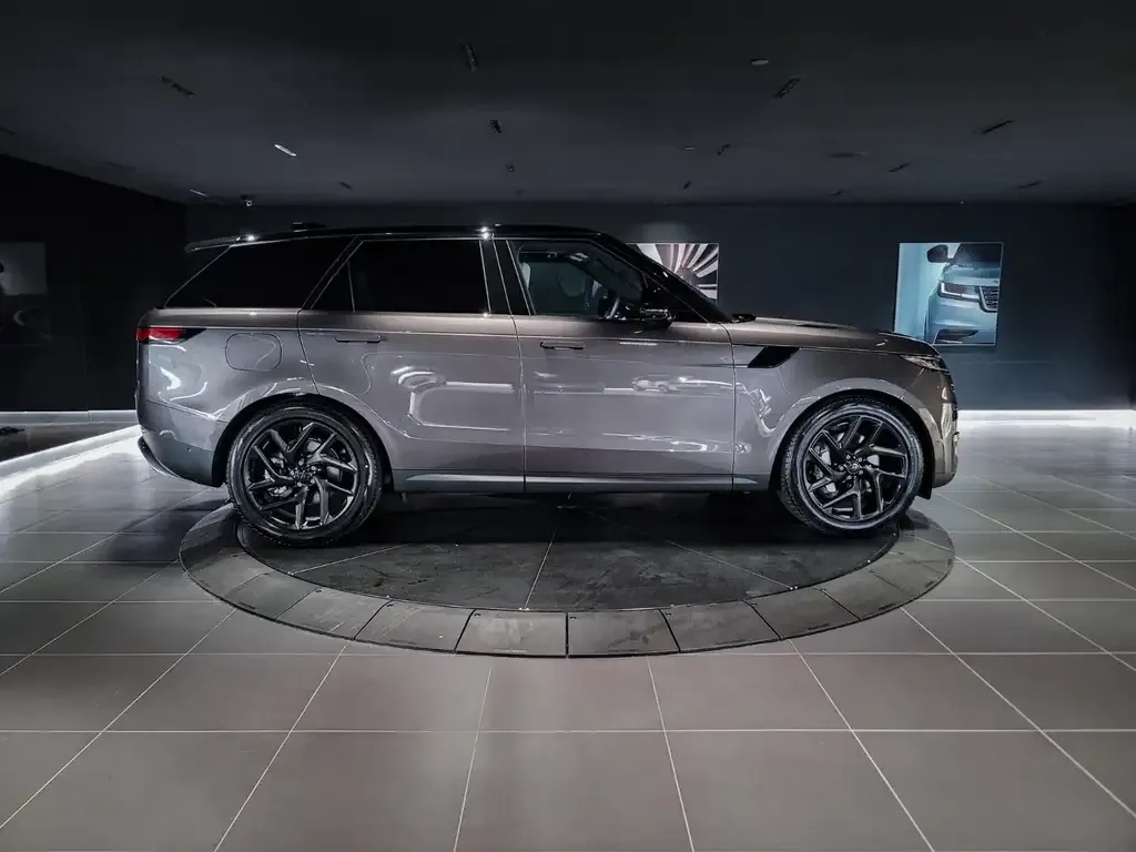 Land Rover Range Rover Sport 2026 photo 4