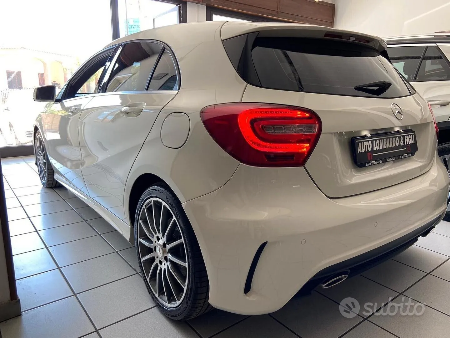 Mercedes-Benz A 200 2015 photo 2