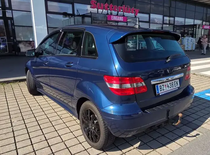 Mercedes-Benz B-Class 2010 photo 3