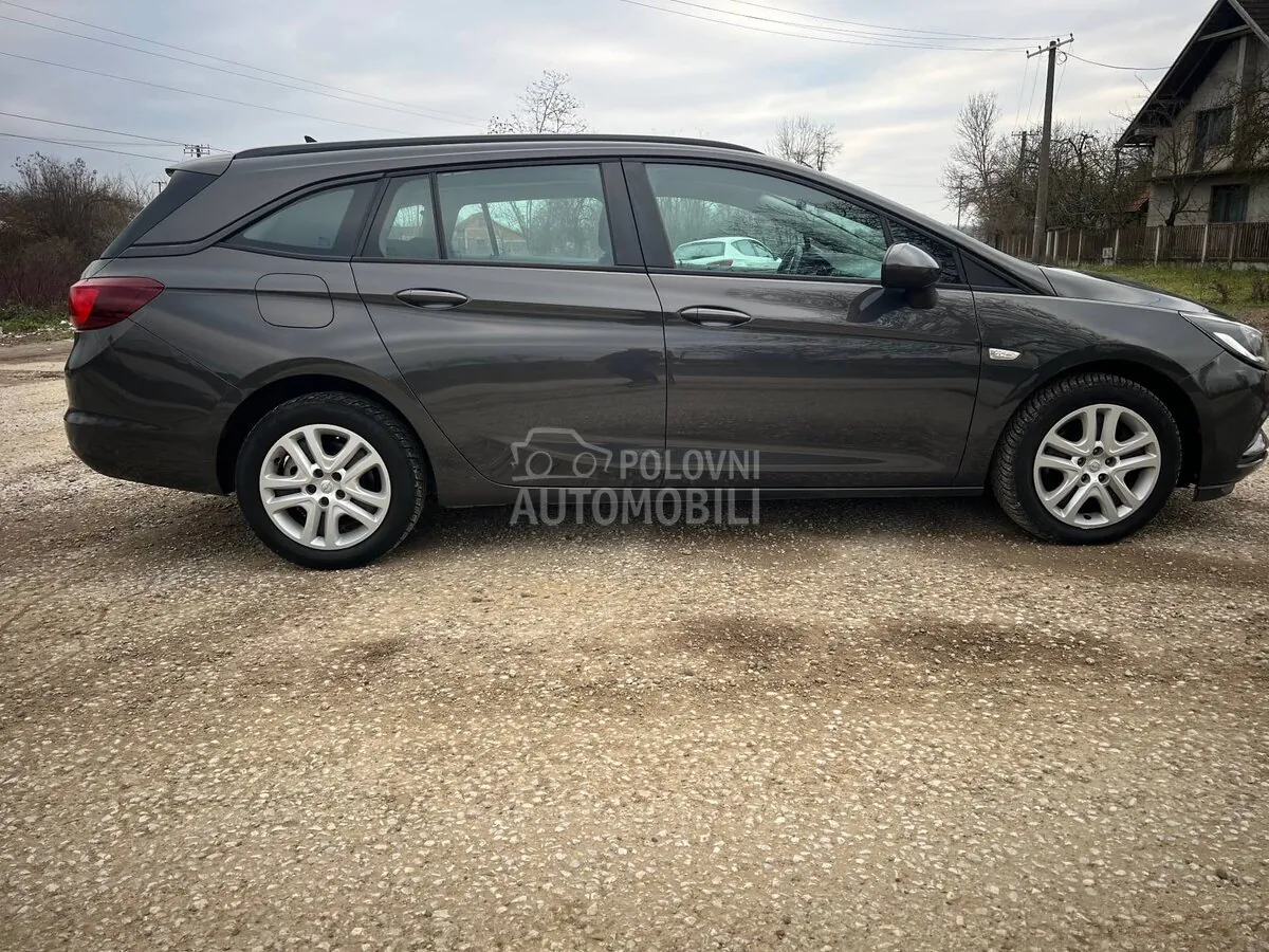 Opel Astra K 2016 photo 4