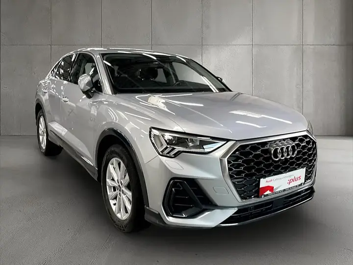 Audi Q3 2023 photo 3