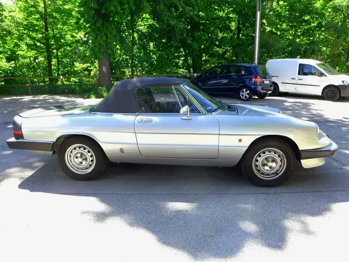 Alfa Romeo Spider 1982 photo 2