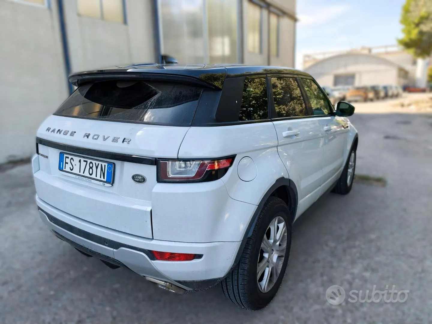Land Rover Range Rover Evoque 2018 photo 3