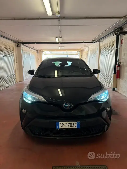Toyota C-Hr 2023 photo 2