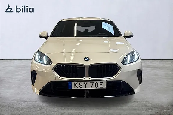 BMW 120 2026 photo 5