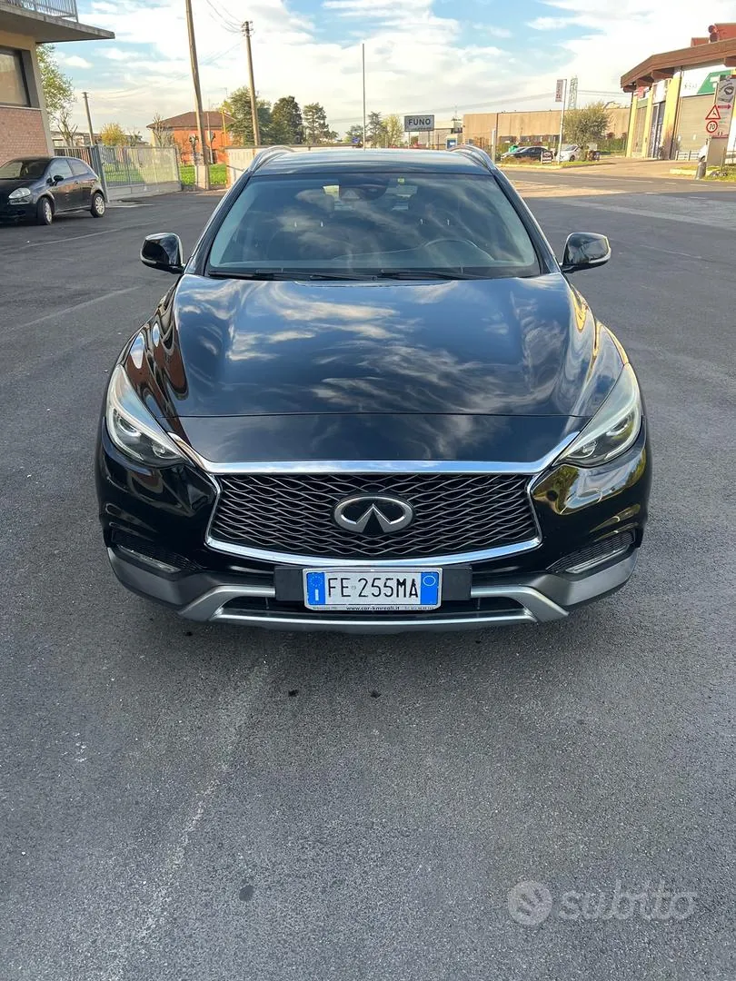 Infiniti Q30