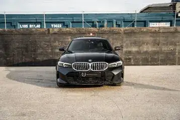 BMW 318I 2024 photo 2