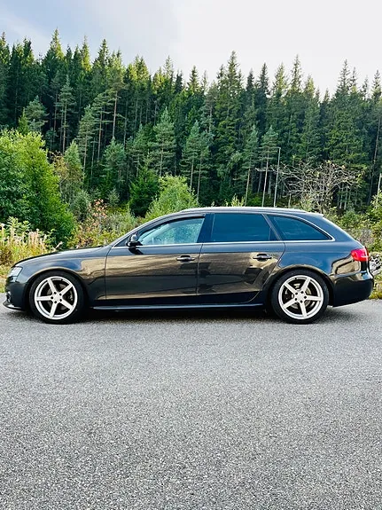 Audi A4 2010 photo 5