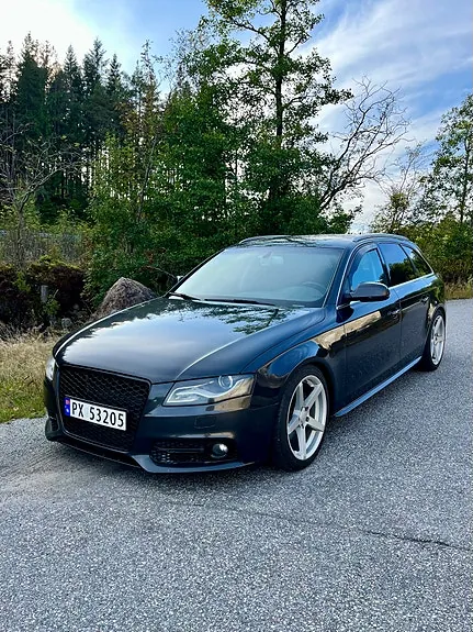 Audi A4 2010 photo 2