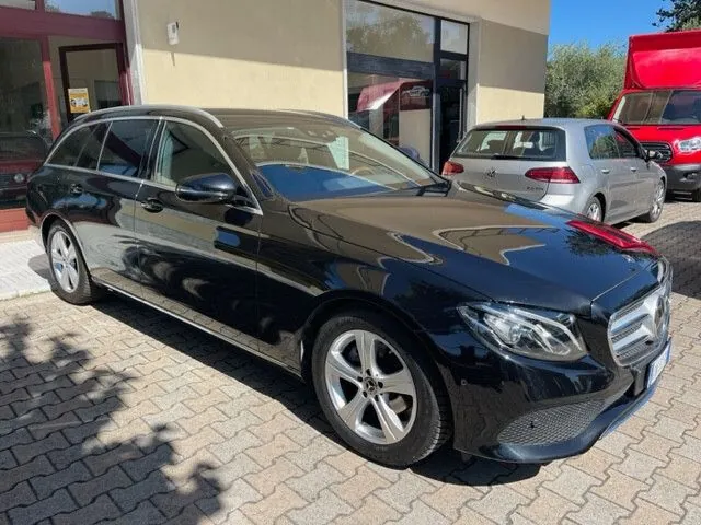 Mercedes-Benz E 220 2017 photo 3