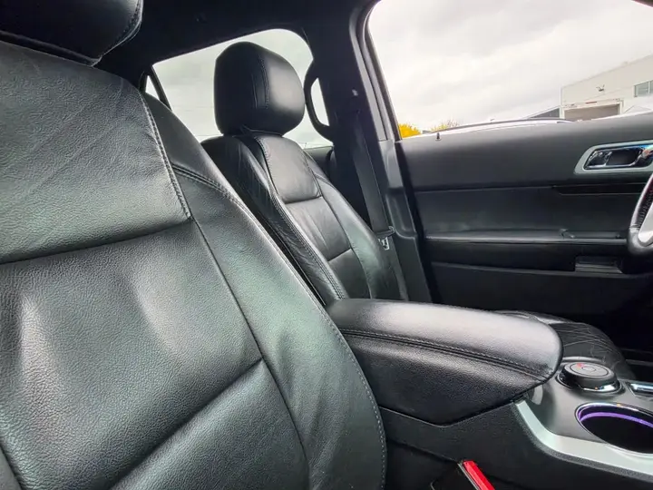 Ford Explorer 2011 photo 5