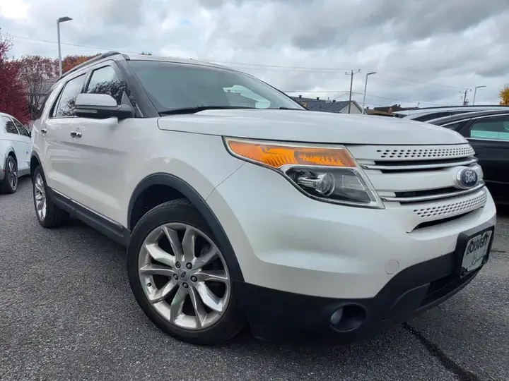 Ford Explorer 2011 photo 2