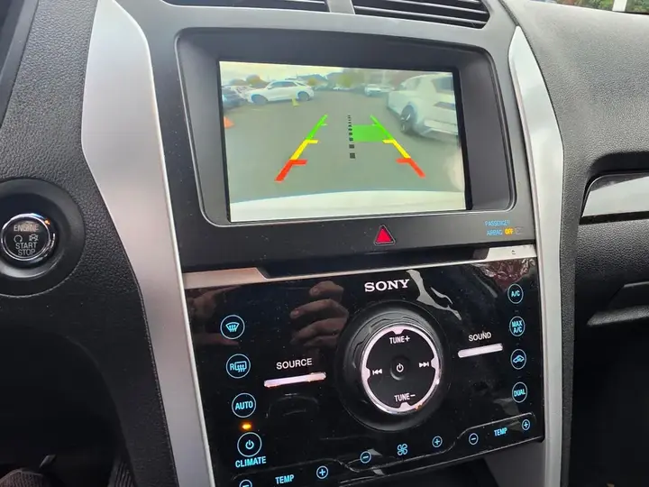 Ford Explorer 2011 photo 4