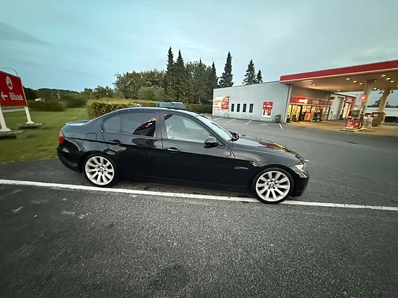 BMW 318I 2007 photo 2