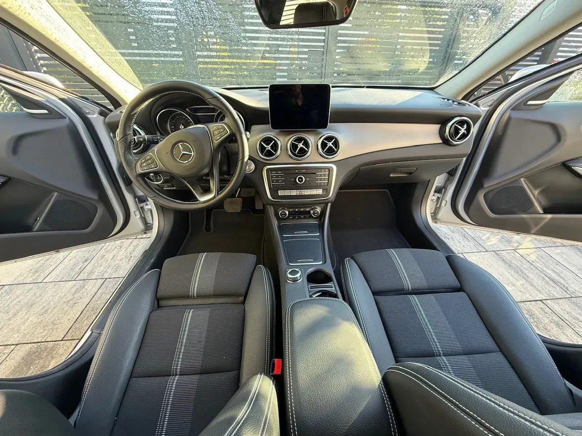 Mercedes-Benz Gla Class 2019 photo 2