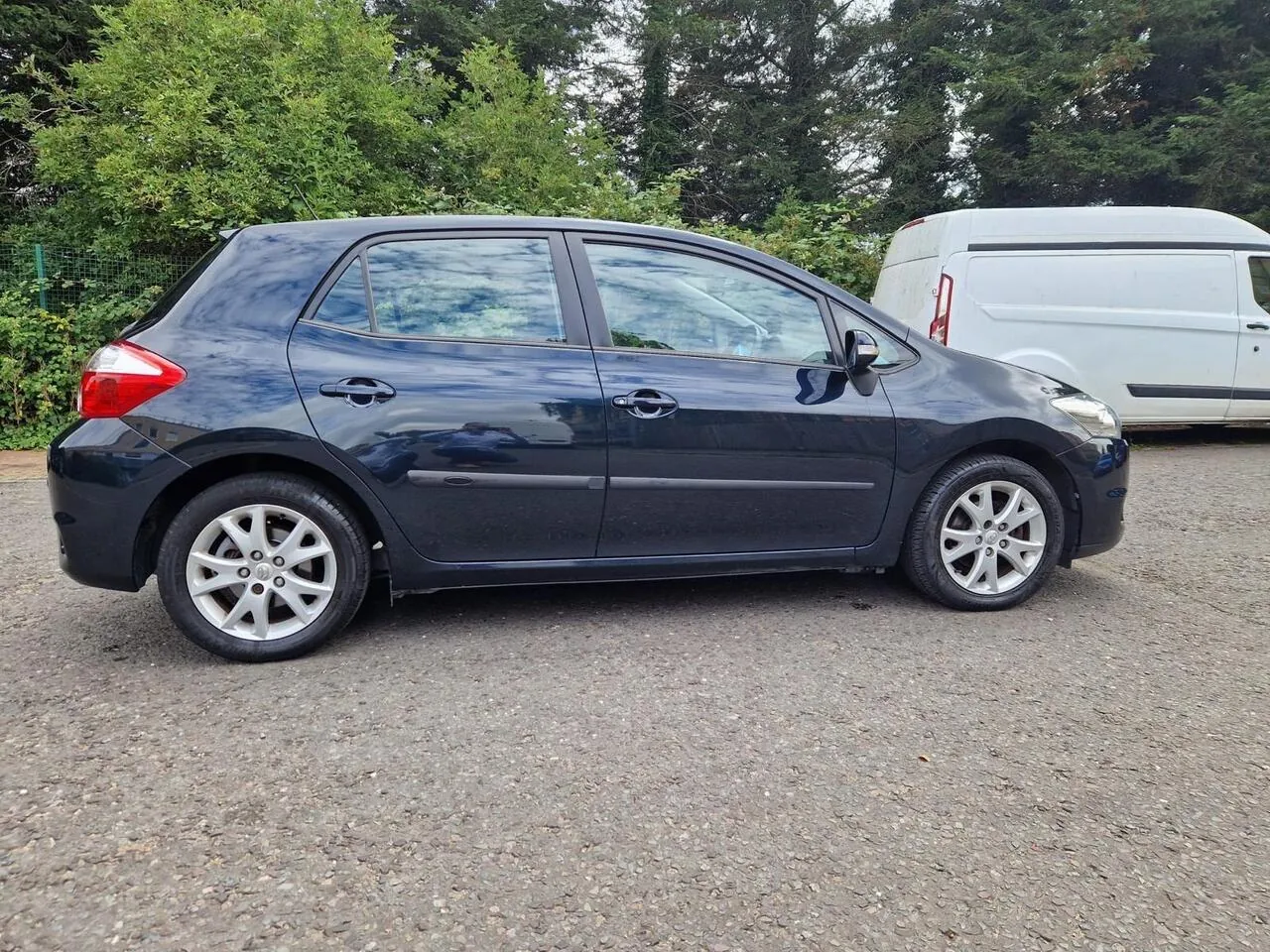 Toyota Auris 2012 photo 2