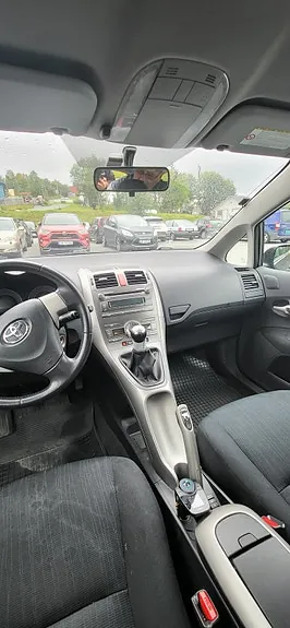 Toyota Auris 2009 photo 3