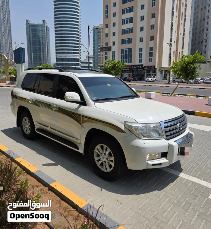 Toyota Land Cruiser 2010 photo 2