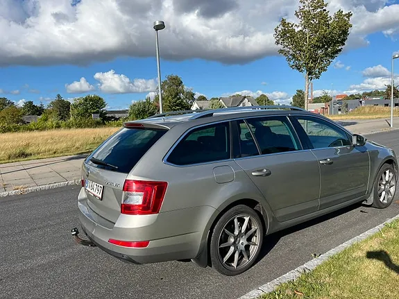 Skoda Octavia 2015 photo 2