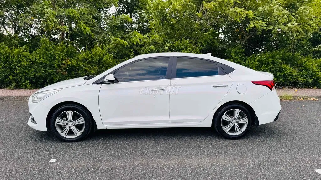 Hyundai Accent 2018 photo 2