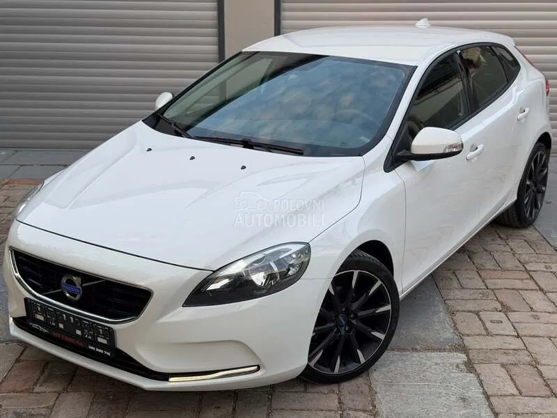 Volvo V40 2013 photo 2