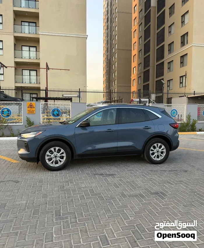 Ford Escape 2023 photo 3