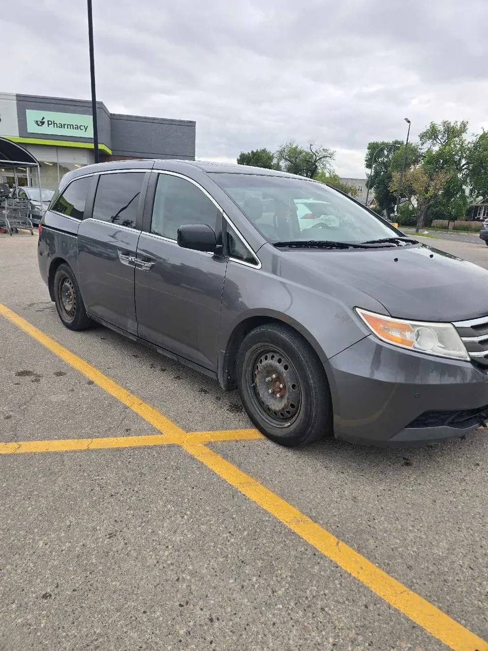 Honda Odyssey 2011 photo 2