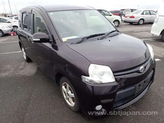 Toyota Sienta