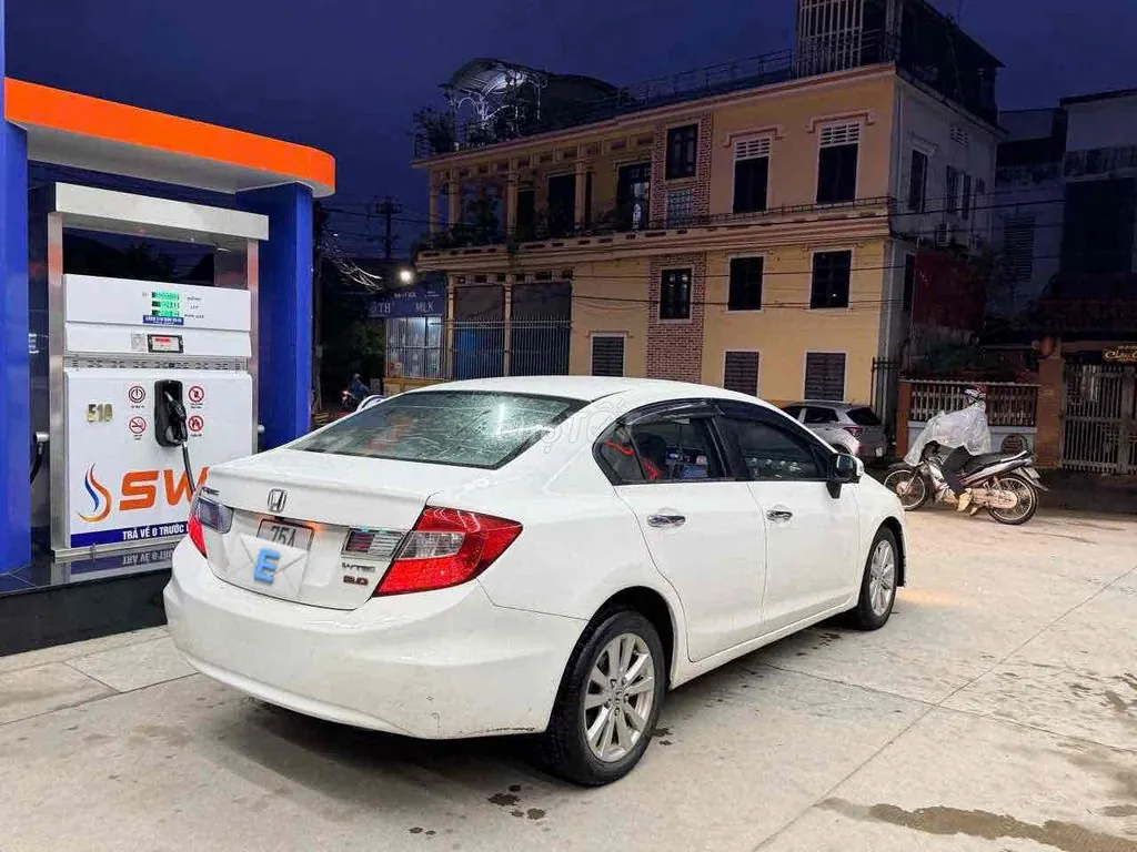 Honda Civic 2013 photo 3
