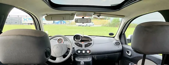 Renault Twingo 2010 photo 2