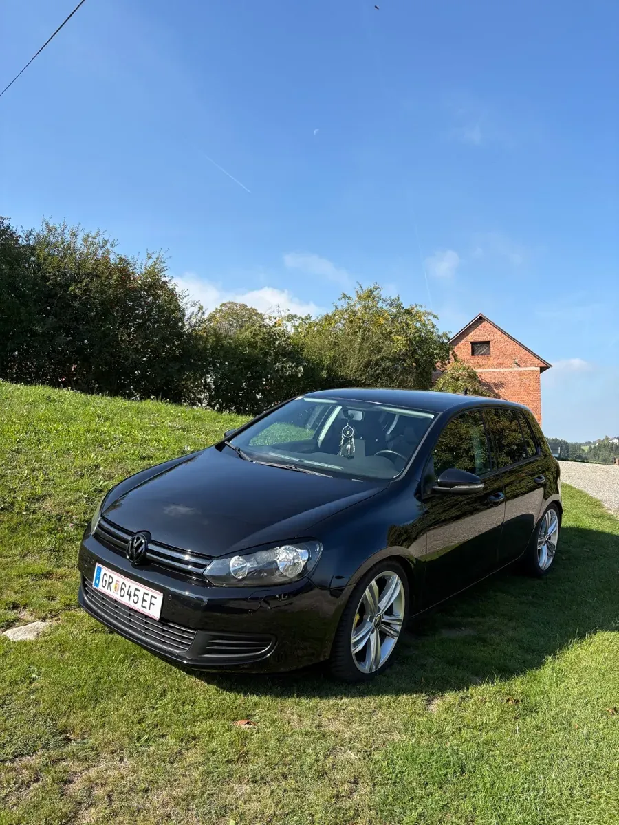 Volkswagen Golf 2010 photo 2