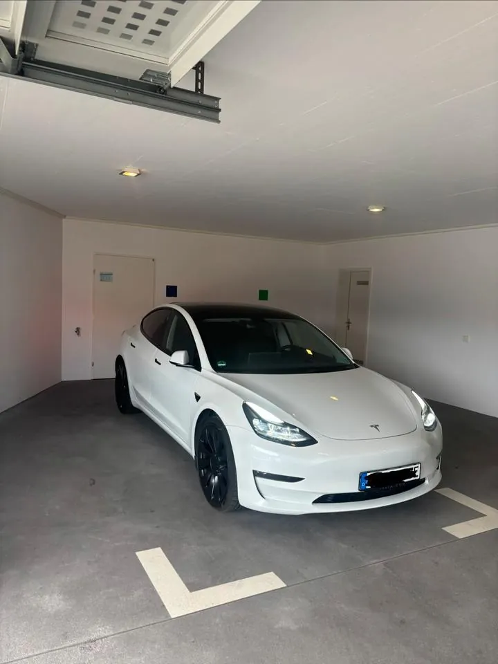 Tesla Model 3 Performance