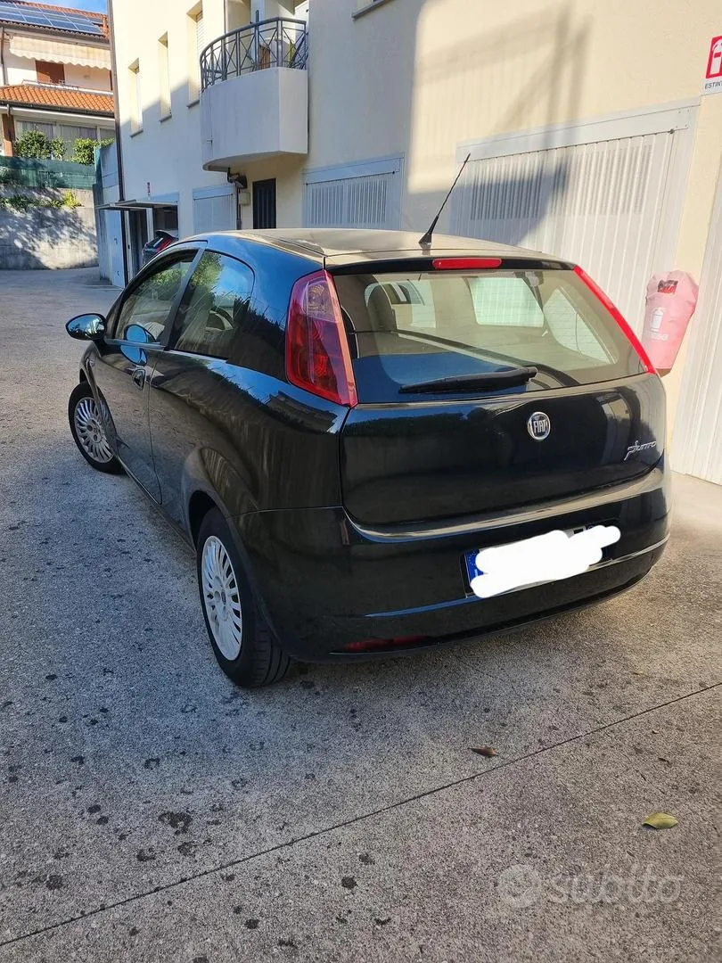Fiat Punto 2008 photo 2