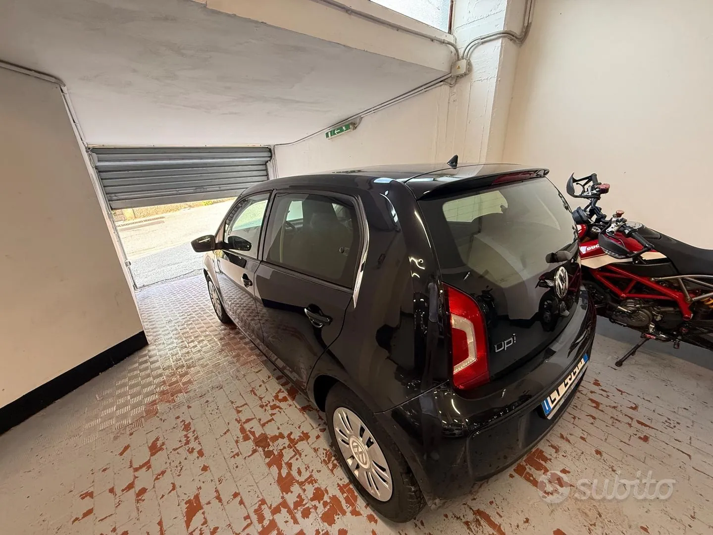 Volkswagen Up 2014 photo 2