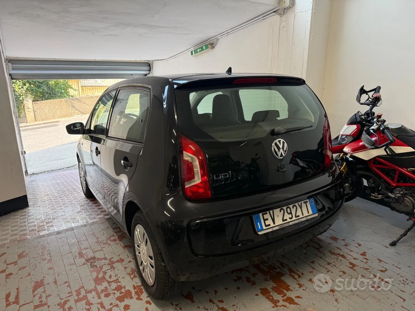 Volkswagen Up 2014 photo 4