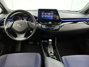 Toyota C-Hr 2018 photo 3