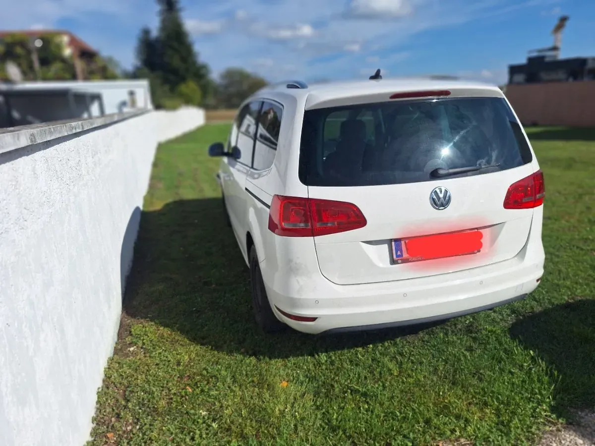 Volkswagen Sharan 2013 photo 2