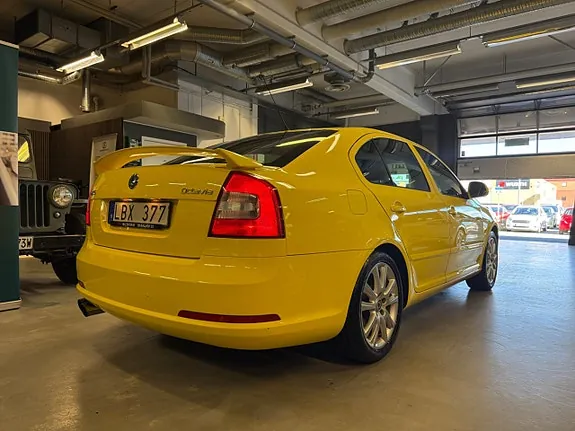Skoda Octavia Rs 2011 photo 4
