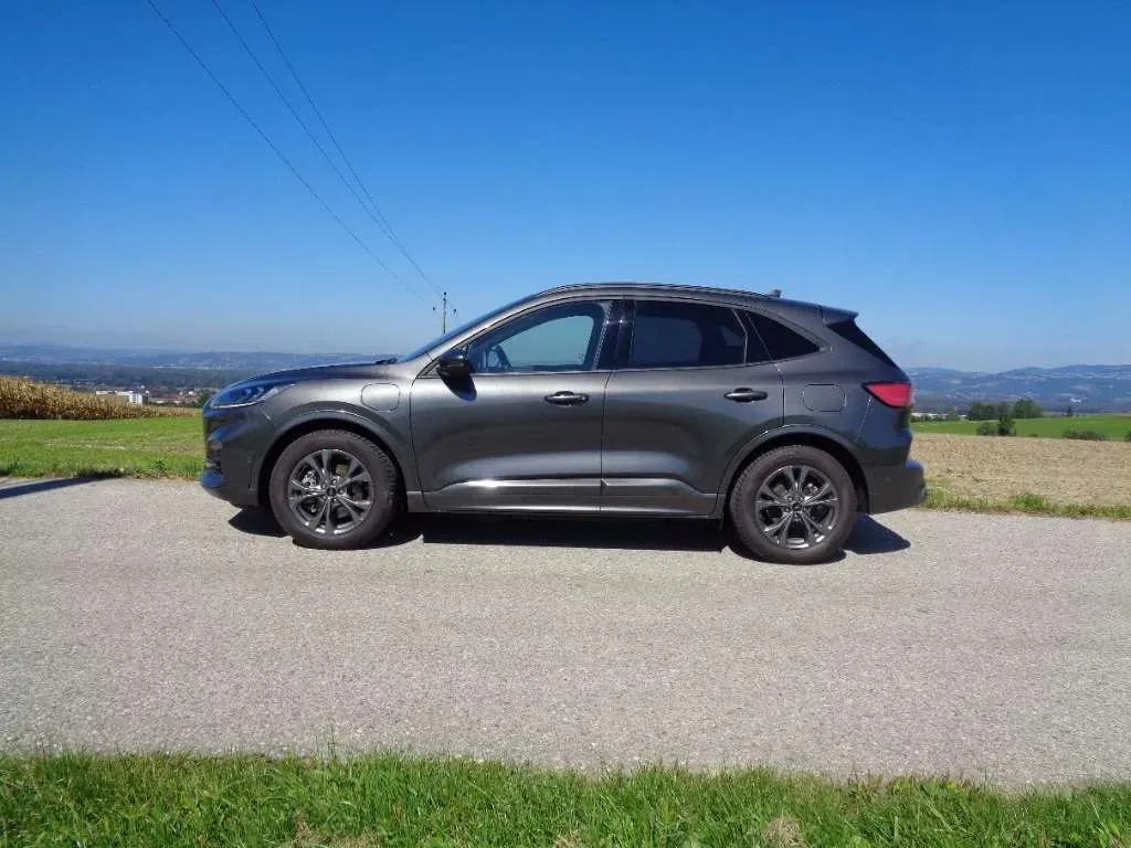 Ford Kuga 2023 photo 2
