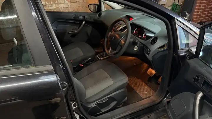 Ford Fiesta 2010 photo 5