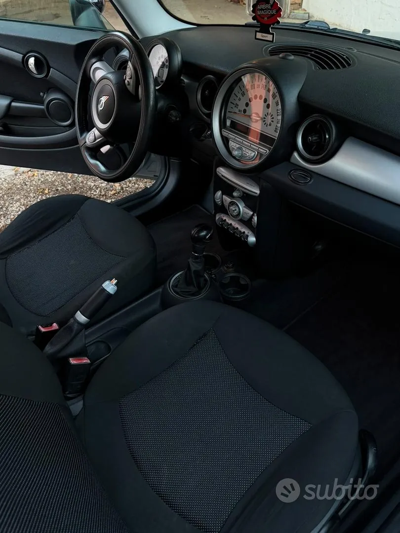 Mini Mini Cooper D R56 2009 photo 5