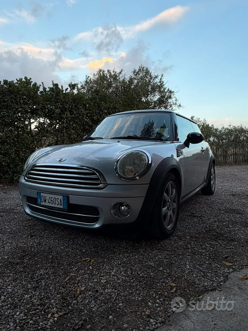 Mini Mini Cooper D R56 2009 photo 2