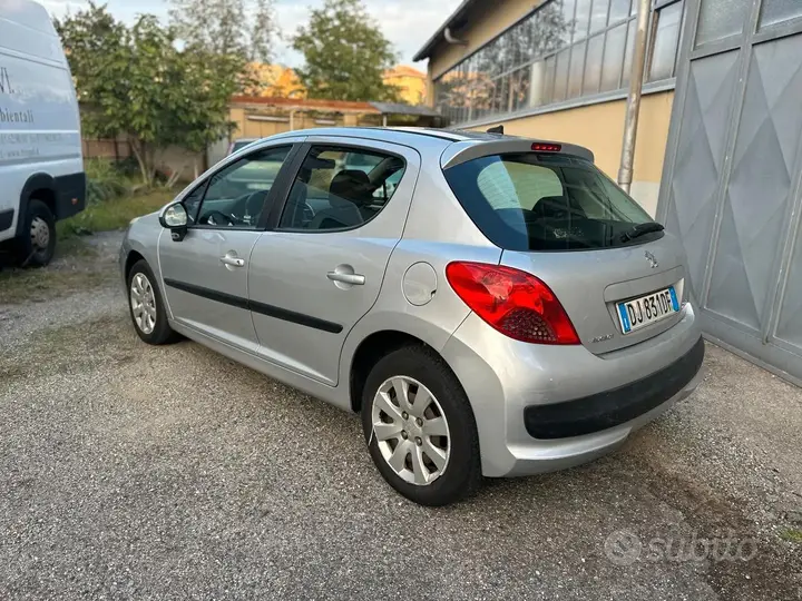 Peugeot 207 2007 photo 5