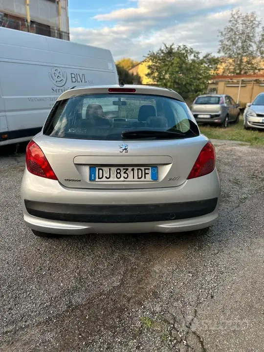 Peugeot 207 2007 photo 4